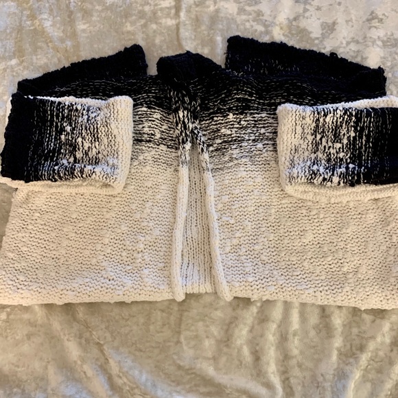 NWT Anthropologie Ivory/Black Cardigan Sweater 🖤 - Picture 3 of 5